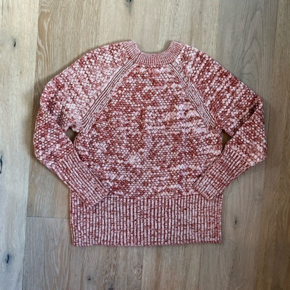 Universal Thread Red and White Crewneck Sweater Women’s Size Medium